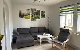 Monteur Ferienwohnungen OT Kleinwaltersdorf mit Außensitzecke und Grill